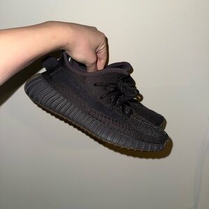 Yeezy Boost 350 V2 shoes